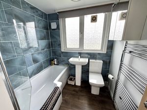 Photo 25- click for photo gallery